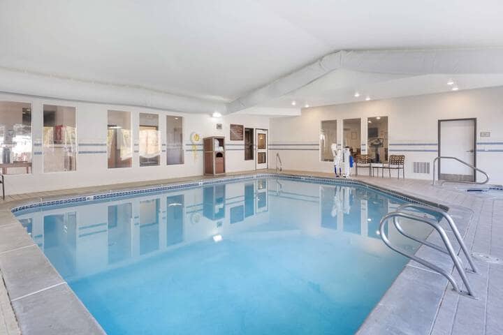 Pool 33 of 41