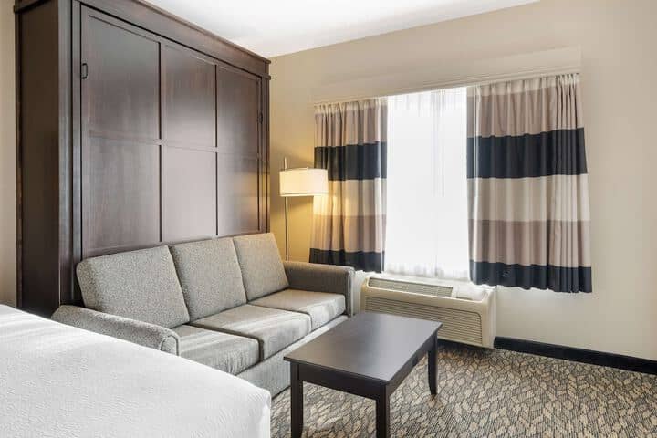 Room 19 of 41